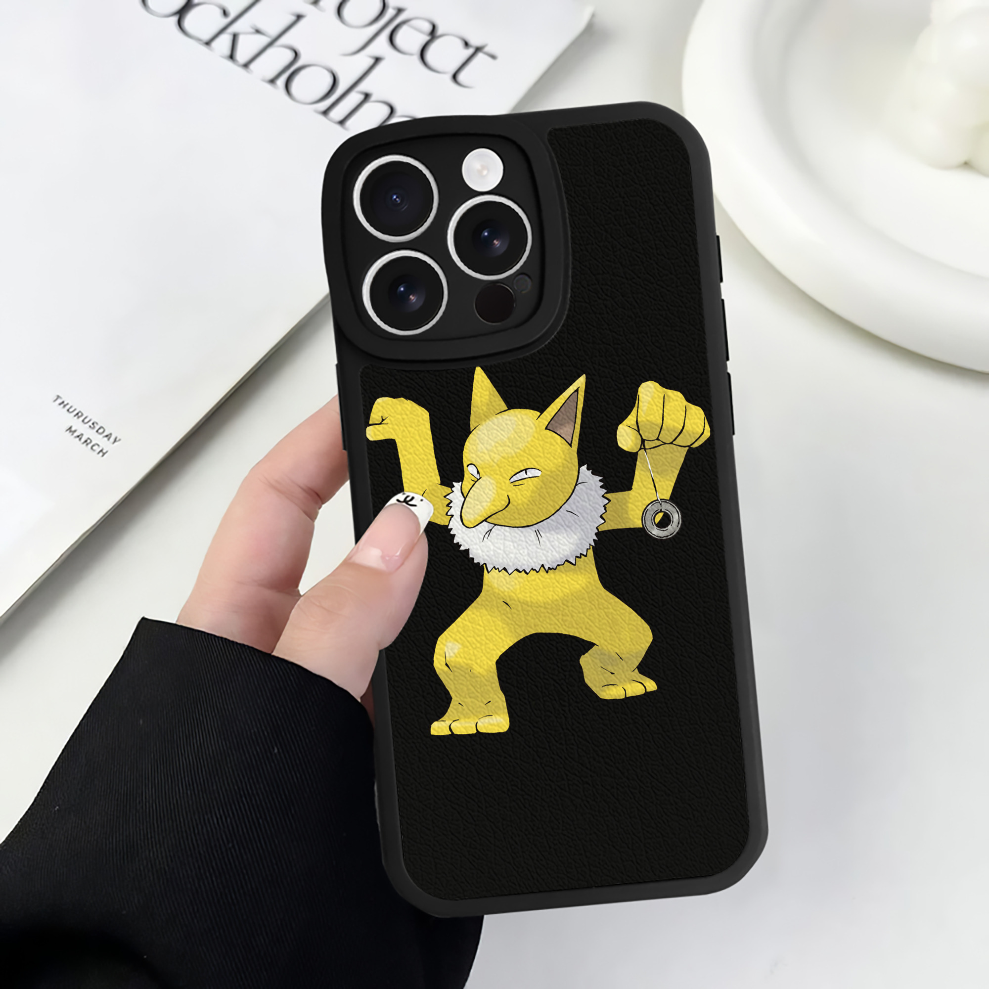 （画像用） ポケットモンスター Pokémon 【iPhone 16シリーズ対応】シリコンスマホケース（レザー調） 材質：シリコン